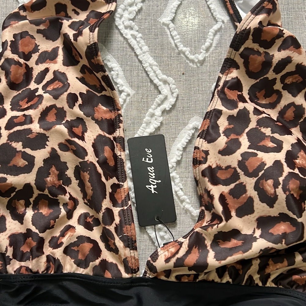 NWT Aqua Eve leopard and black bathing suit medium. A242 - Picture 3 of 4